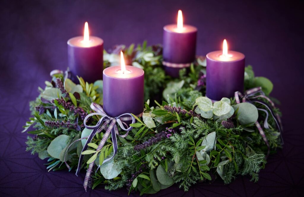 evergreen-advent-wreath-with-purple-candles